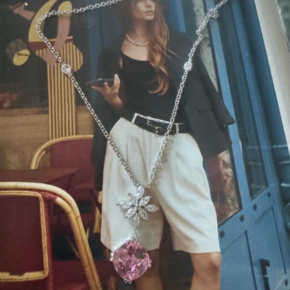 Pink stone necklace - Picture 3 of 3